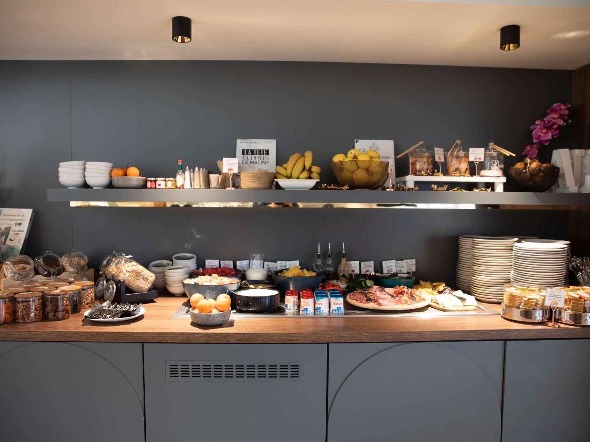Hotel Mercure Lyon Centre Charpennes 4*