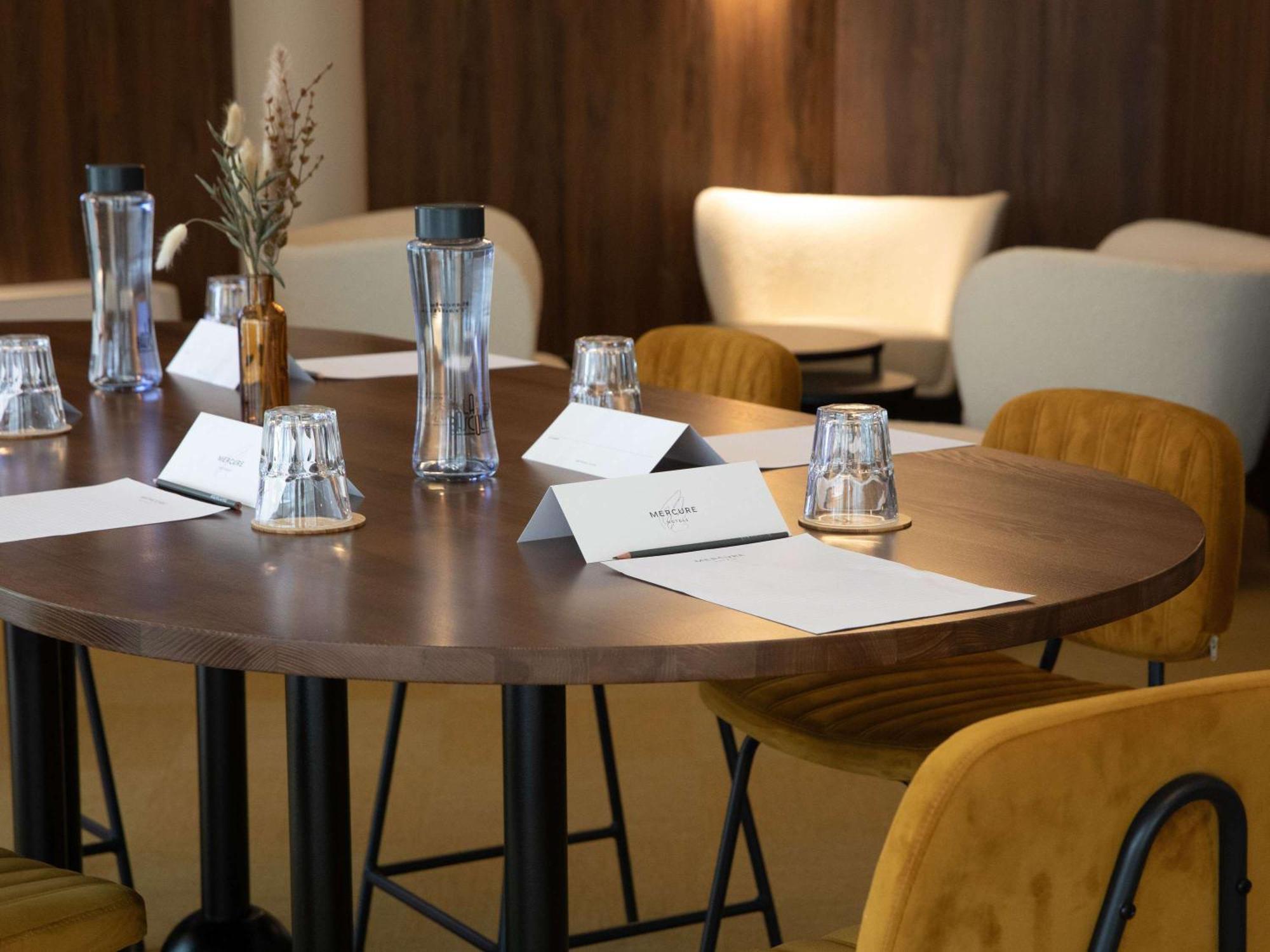 Hotel Mercure Lyon Centre Charpennes 4*