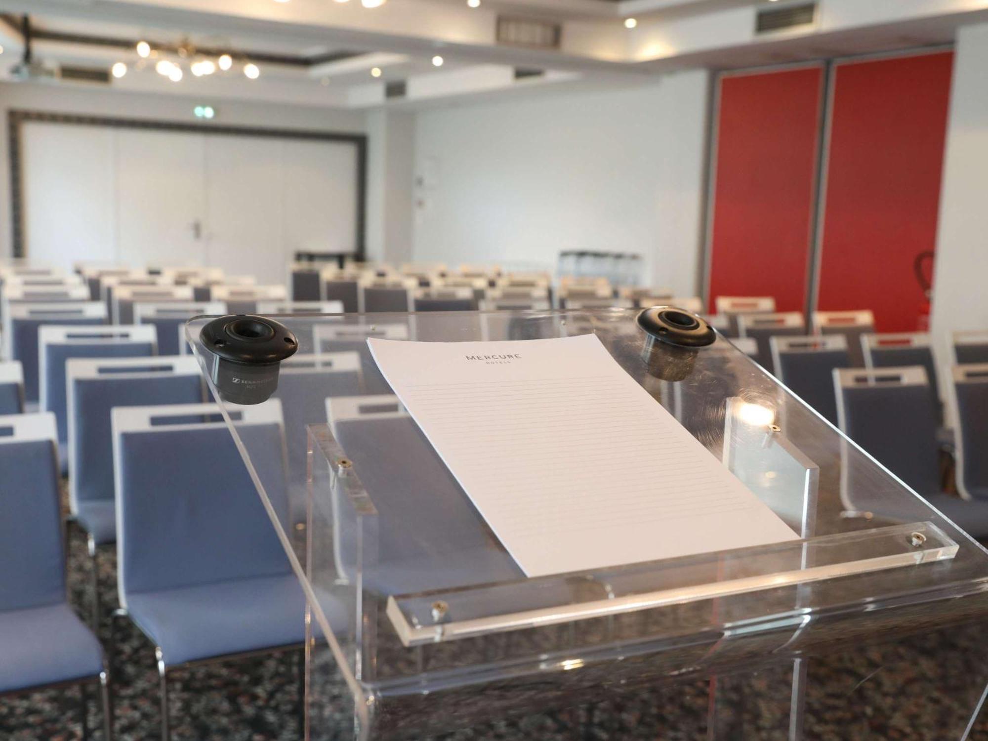 Mercure Lyon Centre Charpennes 4*