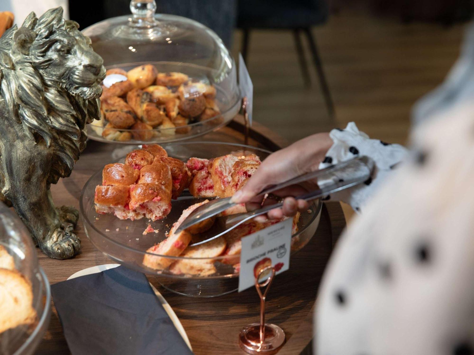Mercure Lyon Centre Charpennes Hotel 4*